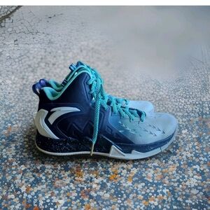 Klay Thompson Anta KT 2 Fadeaway Size 10 Black White Neon Blue